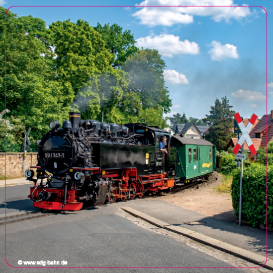 Aufkleber Set, 6-teilig, bunte Fotografie von Lok der Lößnitzgrundbahn auf Bahnübergang