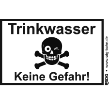 Totenkopf-Aufdruck "Trinkwasser - keine Gefahr!"